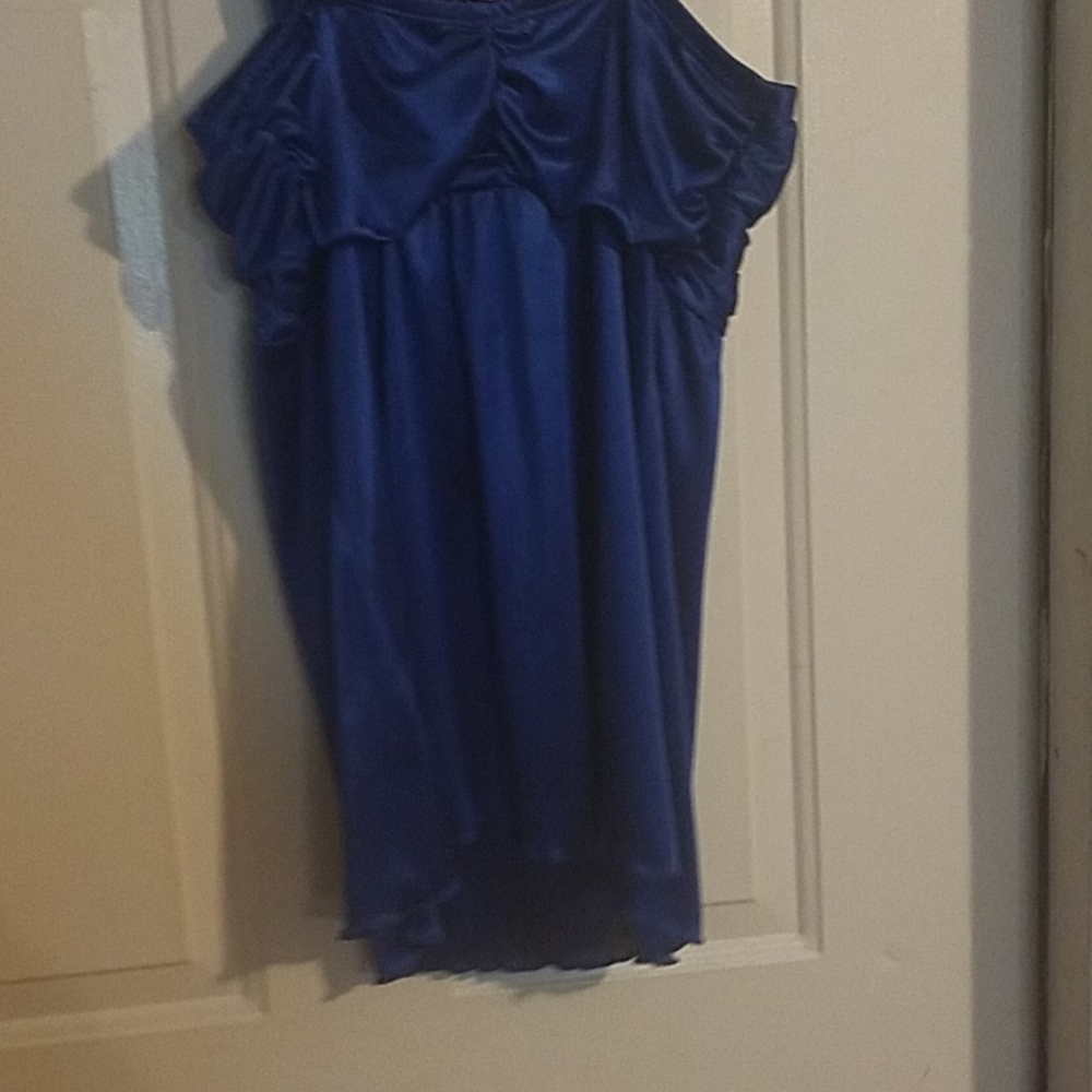 Top - Picture 2 of 2